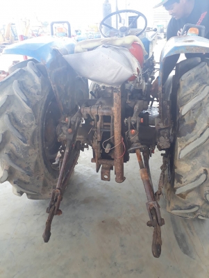 ขายจ้า อีเซกิTS2810 แถมอุปกรณ์ 3 ชิ้น ผาน คาด ล้อเหล็ก