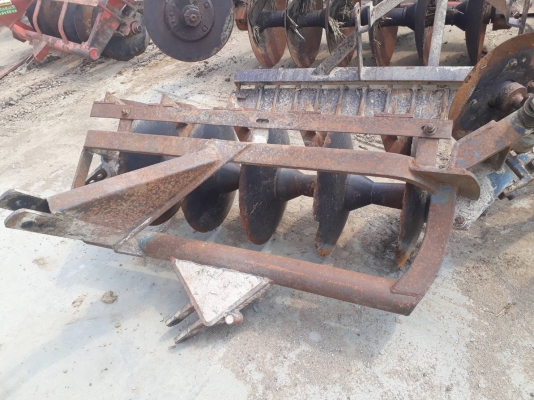 ขายจ้า อีเซกิTS2810 แถมอุปกรณ์ 3 ชิ้น ผาน คาด ล้อเหล็ก