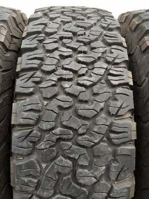ขายBF All-Terrain ko2 265x75x16 ดอกหนวดสะพานยางเต็มๆทุกเส้น  ปี16 สภาพใหม่