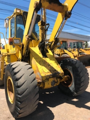 ขายรถตักล้อยาง KOMATSU WA300-1 รถนอกนำเข้าเองจากญี่ปุ่น สภาพสวยพร้อมใช้งาน มีVDOการทำงานครับ ขายรถตักล้อยาง KOMATSU WA300-1 รถนอกนำเข้าเองจากญี่ปุ่น สภาพสวยพร้อมใช้งาน มีVDOการทำงานครับ