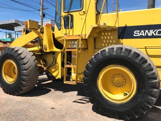 ขายรถตักล้อยาง KOMATSU WA300-1 รถนอกนำเข้าเองจากญี่ปุ่น สภาพสวยพร้อมใช้งาน มีVDOการทำงานครับ ขายรถตักล้อยาง KOMATSU WA300-1 รถนอกนำเข้าเองจากญี่ปุ่น สภาพสวยพร้อมใช้งาน มีVDOการทำงานครับ