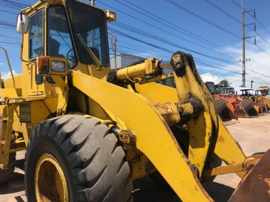 ขายรถตักล้อยาง KOMATSU WA300-1 รถนอกนำเข้าเองจากญี่ปุ่น สภาพสวยพร้อมใช้งาน มีVDOการทำงานครับ ขายรถตักล้อยาง KOMATSU WA300-1 รถนอกนำเข้าเองจากญี่ปุ่น สภาพสวยพร้อมใช้งาน มีVDOการทำงานครับ