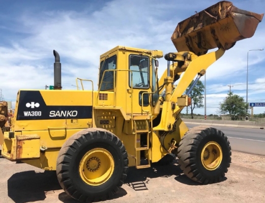 ขายรถตักล้อยาง KOMATSU WA300-1 รถนอกนำเข้าเองจากญี่ปุ่น สภาพสวยพร้อมใช้งาน มีVDOการทำงานครับ ขายรถตักล้อยาง KOMATSU WA300-1 รถนอกนำเข้าเองจากญี่ปุ่น สภาพสวยพร้อมใช้งาน มีVDOการทำงานครับ