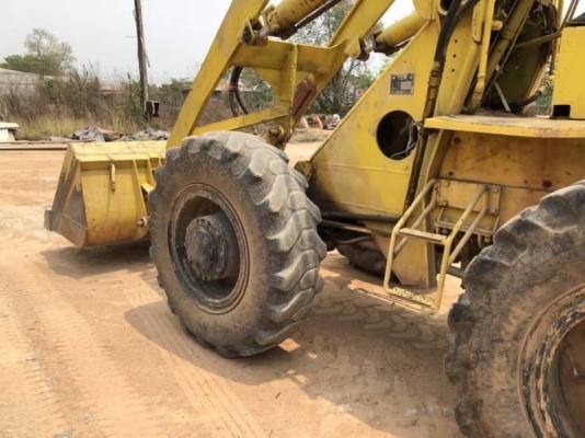 ขาย 175,000  รถตักล้อยาง TCM STD25 เครื่องดี เกียร์แรง สภาพพร้อมใช้ เอกสารชื้อขาย  รถอยู่  นครปฐม โทร 0610710295