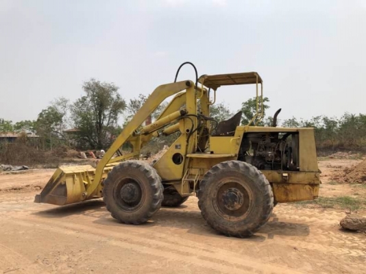 ขาย 175,000  รถตักล้อยาง TCM STD25 เครื่องดี เกียร์แรง สภาพพร้อมใช้ เอกสารชื้อขาย  รถอยู่  นครปฐม โทร 0610710295