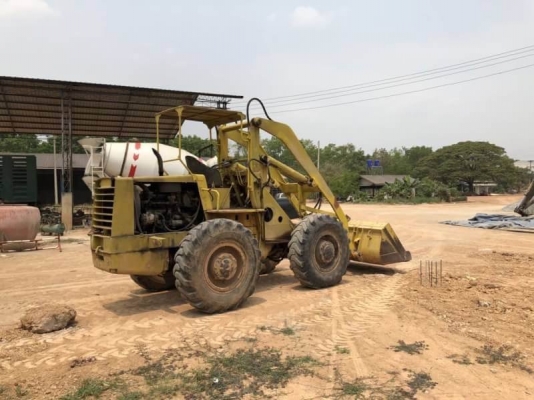 ขาย 175,000  รถตักล้อยาง TCM STD25 เครื่องดี เกียร์แรง สภาพพร้อมใช้ เอกสารชื้อขาย  รถอยู่  นครปฐม โทร 0610710295