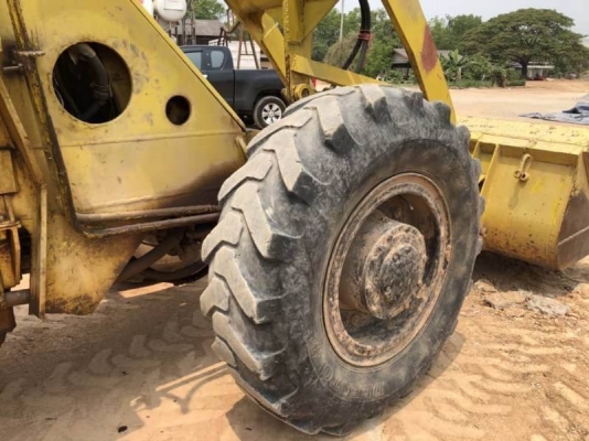 ขาย 175,000  รถตักล้อยาง TCM STD25 เครื่องดี เกียร์แรง สภาพพร้อมใช้ เอกสารชื้อขาย  รถอยู่  นครปฐม โทร 0610710295