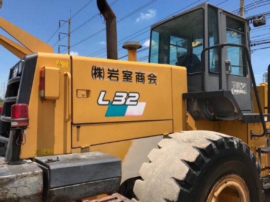 ขายรถตักล้อยาง TCM L32-2 รถนอกนำเข้าเองจากญี่ปุ่น สภาพสวยพร้อมใช้งาน มีVDOการทำงานครับ