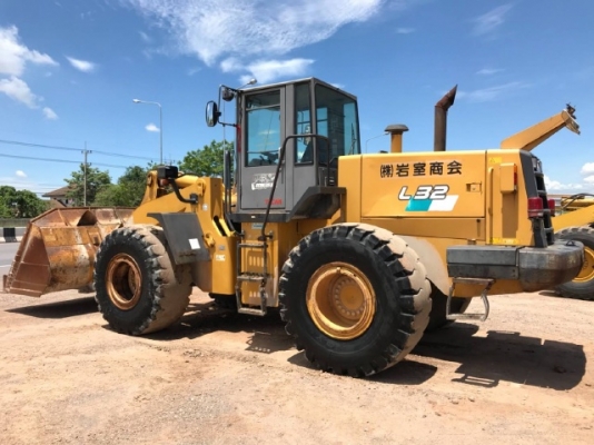 ขายรถตักล้อยาง TCM L32-2 รถนอกนำเข้าเองจากญี่ปุ่น สภาพสวยพร้อมใช้งาน มีVDOการทำงานครับ