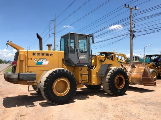 ขายรถตักล้อยาง TCM L32-2 รถนอกนำเข้าเองจากญี่ปุ่น สภาพสวยพร้อมใช้งาน มีVDOการทำงานครับ