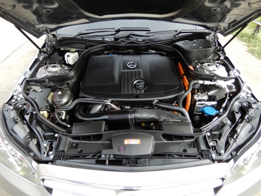 BENZ E300 2.1 W212 AMG Blue TEC HYBRID AT ปี 2015 โทร 062-991-6649 ดาวออโต้เบสท์