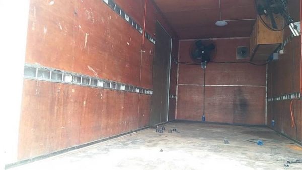 ขาย 795,000 รถ 6 ล้อตู้แห้ง ISUZU หัวตึก 175 แรง ปี 57 ตู้แห้งภายในตู้แต่งเป็นรถเซอร์วิส หัวบางยางดี คัชซีสวย  รถอยู่ กทม. 090-772-3710 090-772-3708