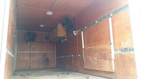 ขาย 795,000 รถ 6 ล้อตู้แห้ง ISUZU หัวตึก 175 แรง ปี 57 ตู้แห้งภายในตู้แต่งเป็นรถเซอร์วิส หัวบางยางดี คัชซีสวย  รถอยู่ กทม. 090-772-3710 090-772-3708