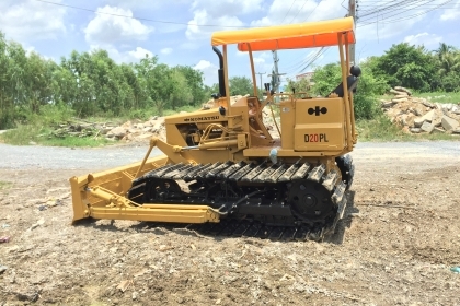 ต้องการขายรถแทร็กเตอร์D2-5PL ซื้อมาดันบ่อกุ้งไม่ค่อยได้ใช้ เปลี่ยนใบมีดใหม่ โซ่ใหม่ ลอลเลอร์ใหม่ เฟืองใหม่ ล้อนำเก่าญี่ปุ่น เครื่องดีไม่มีไอ หม้อน้ำทะลวงใหม่ ระบบเลี้ยวดีมาก เกียร์เดินหน้าถอยหลังดี เชคถ่ายน้ำมันพร้อมใช้งาน ราคาต่อรองคุยกันได้ โทร061661302