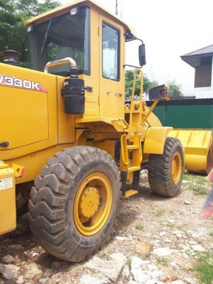 ขาย 1,070,000 รถตักล้อยาง XCMG LW 330K 2,500 ชม. รถสวยเหมือนใหม่ เอกสารเล่มทะเบียน แขนยาว รถสวยพร้อมใช้เอกสารพร้อมโอน รถอยู่ กทม. 090-772-3710 090-772-3708