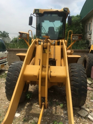 ขาย 1,070,000 รถตักล้อยาง XCMG LW 330K 2,500 ชม. รถสวยเหมือนใหม่ เอกสารเล่มทะเบียน แขนยาว รถสวยพร้อมใช้เอกสารพร้อมโอน รถอยู่ กทม. 090-772-3710 090-772-3708