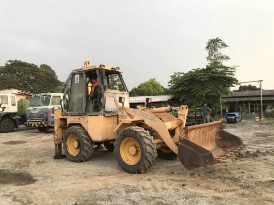 ขาย 295,000 รถตักหน้าขุดหลัง FOREDIL 4013C เครื่องดี เกียร์แรง ยางสวย ระบบพร้อมใช้ เอกสารชื่อขาย  รถอยู่  นครปฐม โทร 0610710295