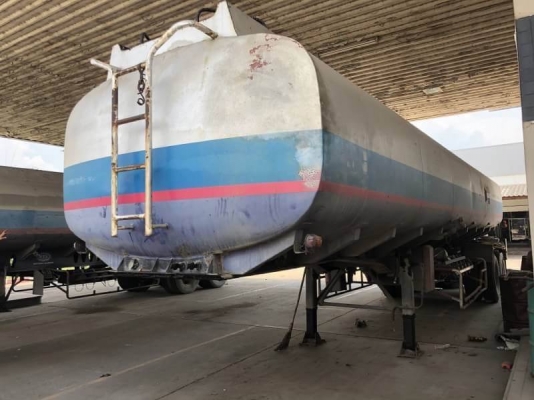 ขาย 215,000 หางถังนำ้มัน PANUS ปี39 37,000 ลิตร โลตล่าง 5 ช่อง หาง 2 คาน ยาว 10.3 เมตร ยางดี คัสซีสวย ถังสวย สภาพพร้อมใช้  เอกสารเล่มทะเบียน  รถอยู่ นครปฐม โทร0610710295