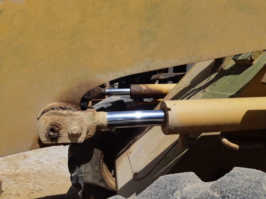 ขายรถตักล้อยาง KOMATSU WA100-3 มีเล่มทะเบียน สวยเดิมๆสนใจโทร 081-970-1072