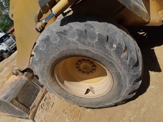 ขายรถตักล้อยาง KOMATSU WA100-3 มีเล่มทะเบียน สวยเดิมๆสนใจโทร 081-970-1072