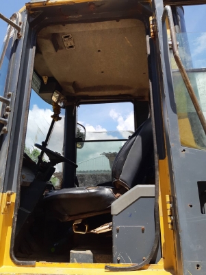 ขายรถตักล้อยาง KOMATSU WA100-3 มีเล่มทะเบียน สวยเดิมๆสนใจโทร 081-970-1072