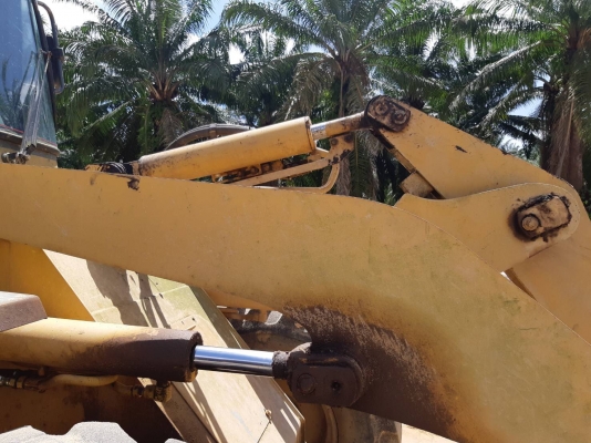 ขายรถตักล้อยาง KOMATSU WA100-3 มีเล่มทะเบียน สวยเดิมๆสนใจโทร 081-970-1072