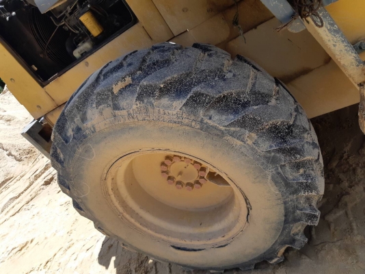 ขายรถตักล้อยาง KOMATSU WA100-3 มีเล่มทะเบียน สวยเดิมๆสนใจโทร 081-970-1072