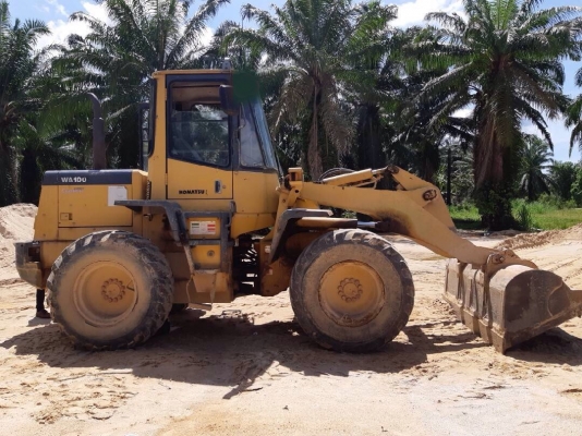 ขายรถตักล้อยาง KOMATSU WA100-3 มีเล่มทะเบียน สวยเดิมๆสนใจโทร 081-970-1072 ขายรถตักล้อยาง KOMATSU WA100-3 มีเล่มทะเบียน สวยเดิมๆสนใจโทร 081-970-1072