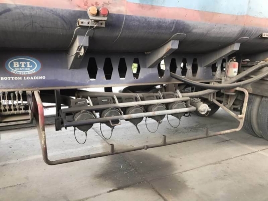 ขาย 215,000 หางถังนำ้มัน PANUS ปี39 37,000 ลิตร โลตล่าง 5 ช่อง หาง 2 คาน ยาว 10.3 เมตร ยางดี คัสซีสวย ถังสวย สภาพพร้อมใช้  เอกสารเล่มทะเบียน  รถอยู่ นครปฐม โทร 0610710295