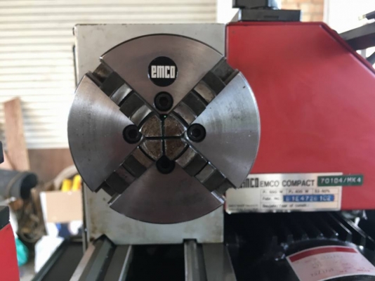 ขายครับขายเครื่องกลึง emco compact 10 จากออสเตรีย สภาพเก่าเก็บ ขายราคาเท่ากับ ของใหม่จีน ใครให้สูงกว่า 48000 เอาต้นฉบับของเครื่องตลาดในปจุบันไปเลย 0814583376 เอก ปทุม -หัวจับ 4" สี่จับ แบบฟันพร้อม -รูผ่านคอ 20 mm.  -ท้ายแท่น mt. 2 -ระยะswing over cro
