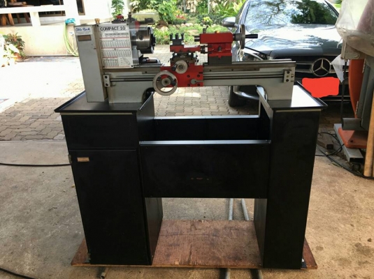 ขายครับขายเครื่องกลึง emco compact 10 จากออสเตรีย สภาพเก่าเก็บ ขายราคาเท่ากับ ของใหม่จีน ใครให้สูงกว่า 48000 เอาต้นฉบับของเครื่องตลาดในปจุบันไปเลย 0814583376 เอก ปทุม -หัวจับ 4" สี่จับ แบบฟันพร้อม -รูผ่านคอ 20 mm.  -ท้ายแท่น mt. 2 -ระยะswing over cro