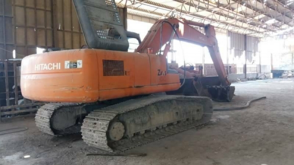 ขาย1,190,000 HITACHI ZX 200-1 ทำงาน 7,000 ชม. ไฟฟ้าครบ เครื่องดี ปั้มแรง เอวแน่น ช่วงล่างดี เอกสารแจ้งจำหน่าย รถพร้อมใช้ รถอยู่สระบุรี 092-595-6777 ญิ๋งยุ