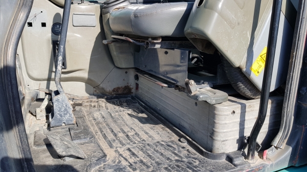 ขายรถแบคโฮ KOBELCO SK70SR-1ES มีผานดันหน้า มีไลน์หัวกระแทก ขายรถแบคโฮ KOBELCO SK70SR-1ES มีผานดันหน้า มีไลน์หัวกระแทก