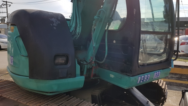 ขายรถแบคโฮ KOBELCO SK70SR-1ES มีผานดันหน้า มีไลน์หัวกระแทก ขายรถแบคโฮ KOBELCO SK70SR-1ES มีผานดันหน้า มีไลน์หัวกระแทก