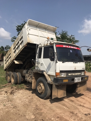 10 ล้อ 2 เพลา หลง 527M TF เครื่อง 240 แรง ปี 42 กระบะเหล็กดั้ม พร้อมใช้ 850,000