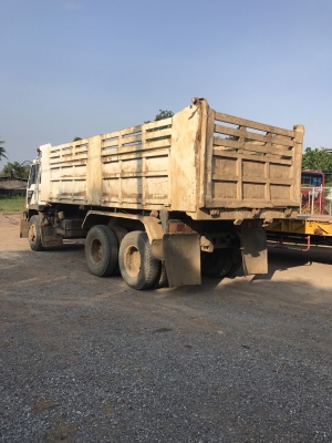 10 ล้อ 2 เพลา หลง 527M TF เครื่อง 240 แรง ปี 42 กระบะเหล็กดั้ม พร้อมใช้ 850,000