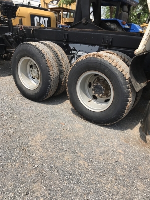 10 ล้อ 2 เพลา หลง 527M TF เครื่อง 240 แรง ปี 42 กระบะเหล็กดั้ม พร้อมใช้ 850,000