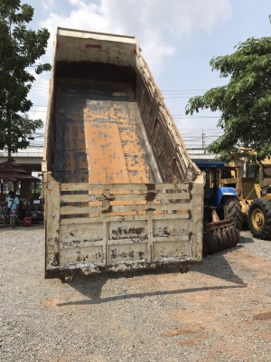 10 ล้อ 2 เพลา หลง 527M TF เครื่อง 240 แรง ปี 42 กระบะเหล็กดั้ม พร้อมใช้ 850,000