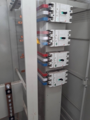 ตู้ไฟจำนวน25ใบ เมน200แอมป์ 250แอมป์ใบละ20,000บาท ตู้ไฟจำนวน25ใบ เมน200แอมป์ 250แอมป์ใบละ20,000บาท