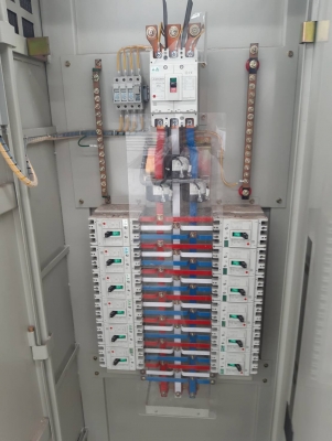 ตู้ไฟจำนวน25ใบ เมน200แอมป์ 250แอมป์ใบละ20,000บาท ตู้ไฟจำนวน25ใบ เมน200แอมป์ 250แอมป์ใบละ20,000บาท