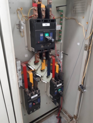 ตู้ไฟจำนวน25ใบ เมน200แอมป์ 250แอมป์ใบละ20,000บาท ตู้ไฟจำนวน25ใบ เมน200แอมป์ 250แอมป์ใบละ20,000บาท