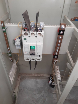 ตู้ไฟจำนวน25ใบ เมน200แอมป์ 250แอมป์ใบละ20,000บาท ตู้ไฟจำนวน25ใบ เมน200แอมป์ 250แอมป์ใบละ20,000บาท