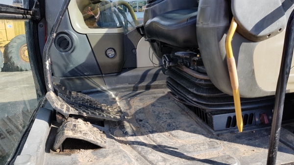 ขายรถแบคโฮ CAT 320D กระบอกเหลือง รุ่นหายาก เก่านอกผ่านการใช้งานในไทย สภาพดี พร้อมใช้งาน ขายรถแบคโฮ CAT 320D กระบอกเหลือง รุ่นหายาก เก่านอกผ่านการใช้งานในไทย สภาพดี พร้อมใช้งาน