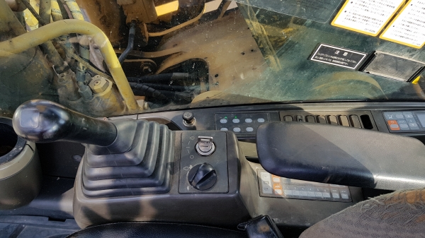 ขายรถแบคโฮ CAT 320D กระบอกเหลือง รุ่นหายาก เก่านอกผ่านการใช้งานในไทย สภาพดี พร้อมใช้งาน ขายรถแบคโฮ CAT 320D กระบอกเหลือง รุ่นหายาก เก่านอกผ่านการใช้งานในไทย สภาพดี พร้อมใช้งาน