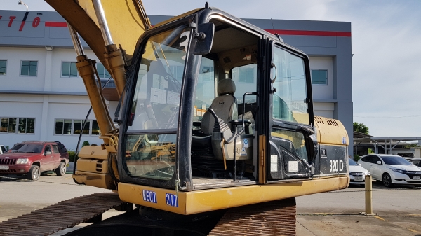ขายรถแบคโฮ CAT 320D กระบอกเหลือง รุ่นหายาก เก่านอกผ่านการใช้งานในไทย สภาพดี พร้อมใช้งาน ขายรถแบคโฮ CAT 320D กระบอกเหลือง รุ่นหายาก เก่านอกผ่านการใช้งานในไทย สภาพดี พร้อมใช้งาน