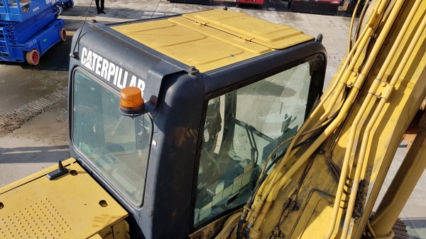 ขายรถแบคโฮ CAT 320D กระบอกเหลือง รุ่นหายาก เก่านอกผ่านการใช้งานในไทย สภาพดี พร้อมใช้งาน ขายรถแบคโฮ CAT 320D กระบอกเหลือง รุ่นหายาก เก่านอกผ่านการใช้งานในไทย สภาพดี พร้อมใช้งาน