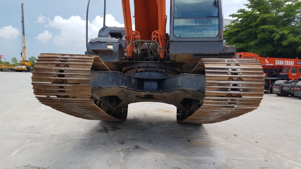 ขายรถแบคโฮ HITACHI ZX250LCN-3 ขายพร้อมหัวกระแทก ใช้งานเพียง 5 พันชั่วโมง