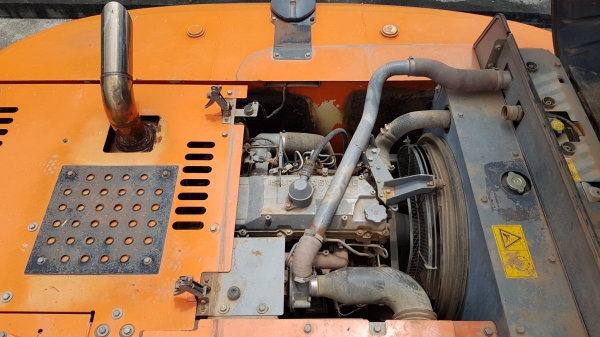 ขายรถแบคโฮ HITACHI ZX250LCN-3 ขายพร้อมหัวกระแทก ใช้งานเพียง 5 พันชั่วโมง