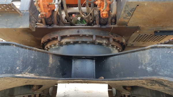 ขายรถแบคโฮ HITACHI ZX250LCN-3 ขายพร้อมหัวกระแทก ใช้งานเพียง 5 พันชั่วโมง