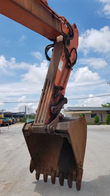 ขายรถแบคโฮ HITACHI ZX250LCN-3 ขายพร้อมหัวกระแทก ใช้งานเพียง 5 พันชั่วโมง